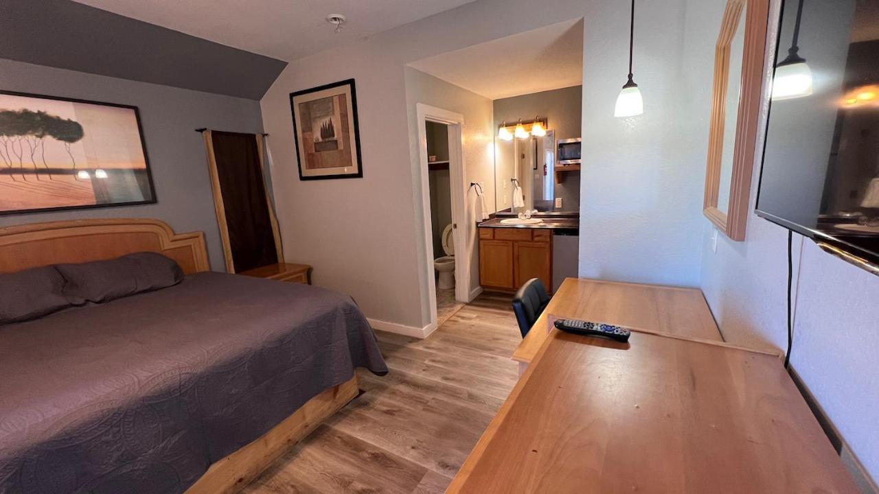 Texas Lodge Kenedy エクステリア 写真