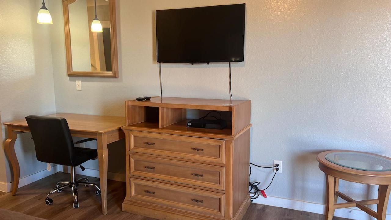 Texas Lodge Kenedy エクステリア 写真