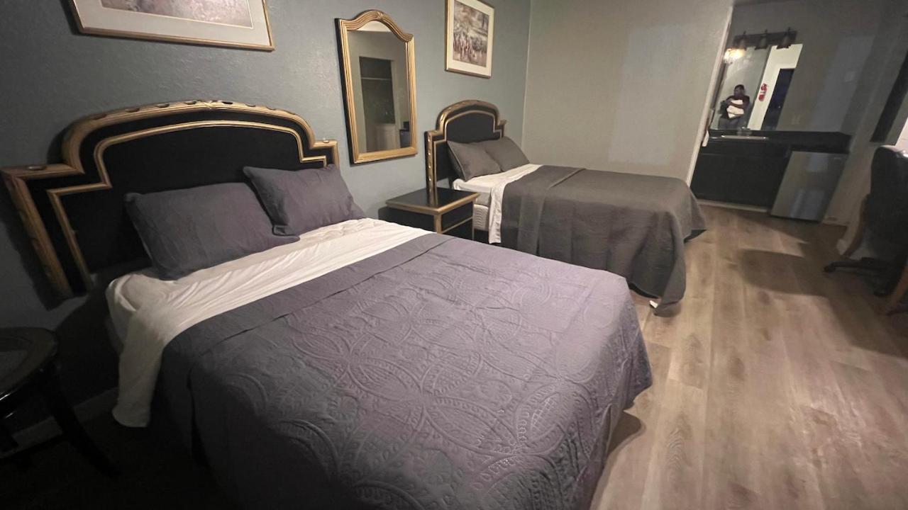 Texas Lodge Kenedy エクステリア 写真